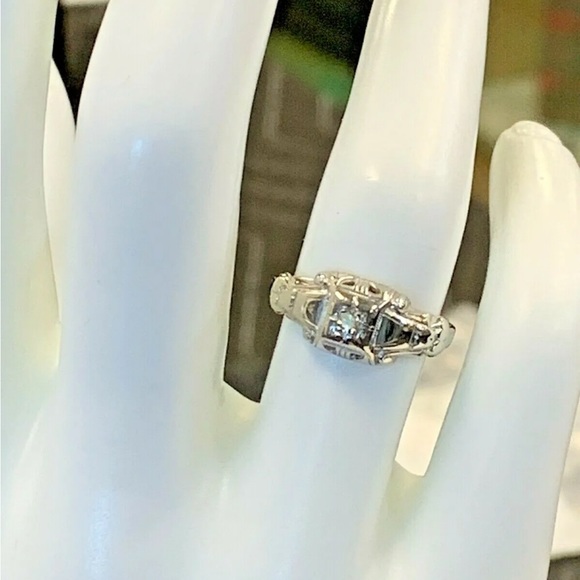 Antique natural diamond ring